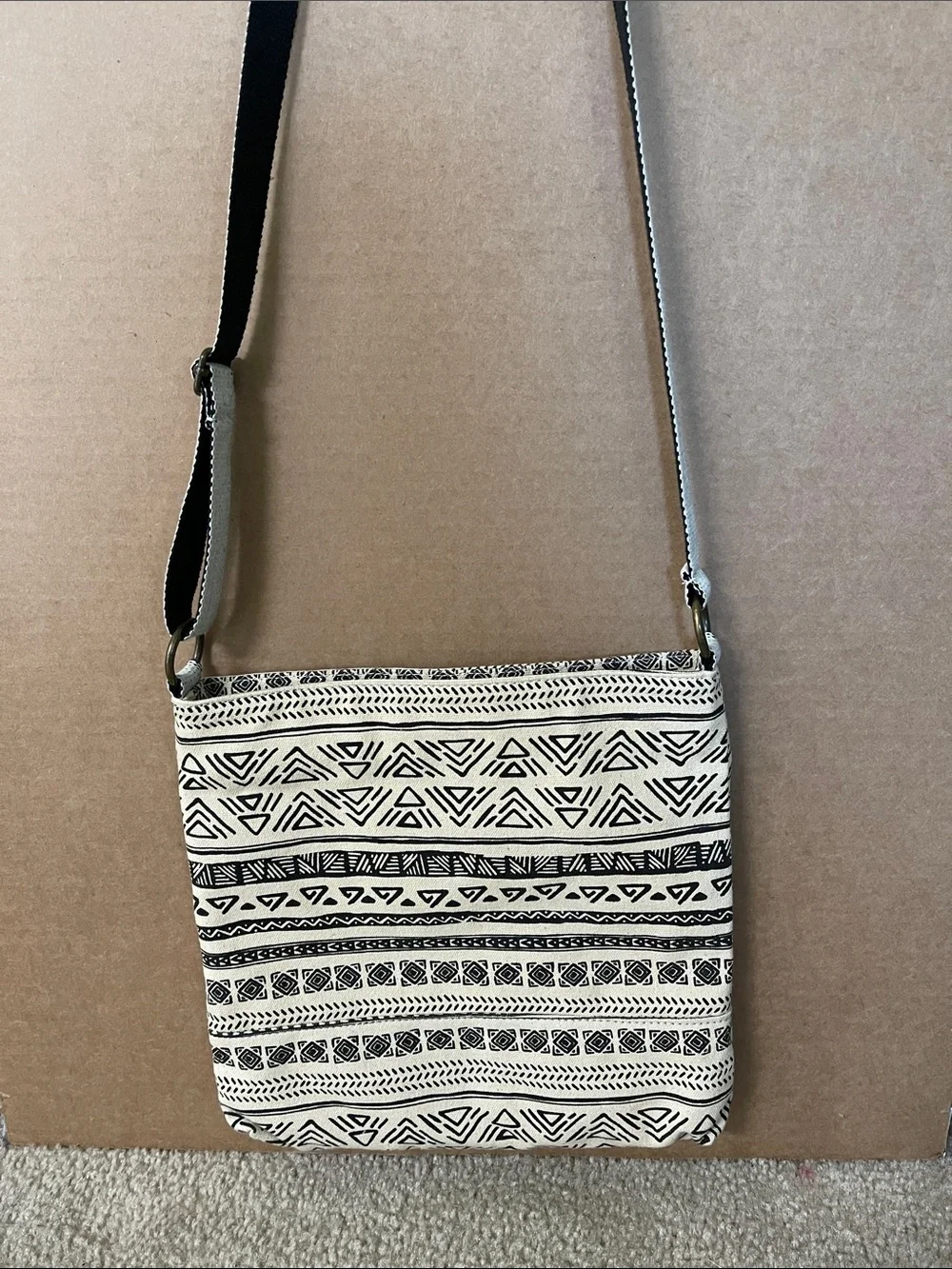 Dakine Black and Cream Patterned Crossbody Bag